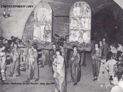 ...quando i tre giorni della celebrazione di San Nicola proseguivano per le settimane successive coinvolgendo tutta la cittadinanza